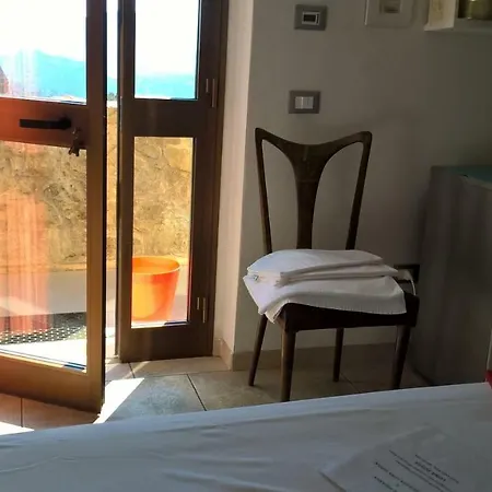 Monolocale Con Angolo Cottura E Terrazza Apartment