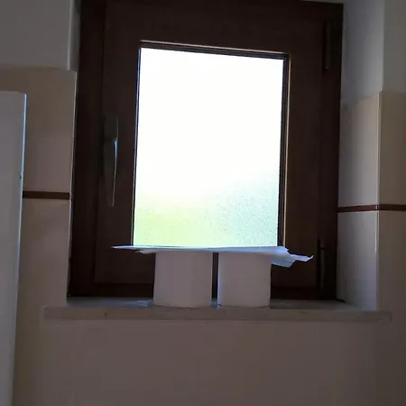 Monolocale Con Angolo Cottura E Terrazza